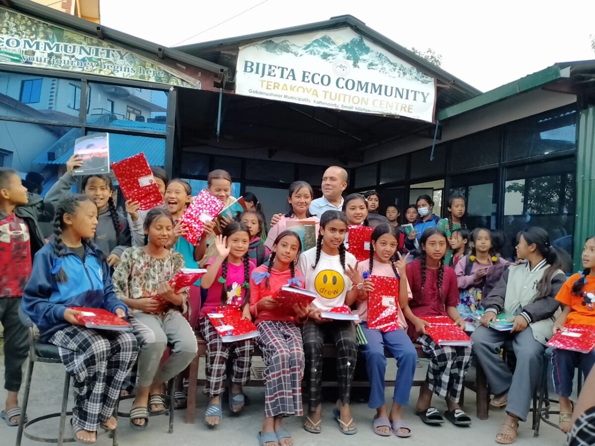 NUESTRO PROYECTO SOLIDARIO EN NEPAL - Docuworld