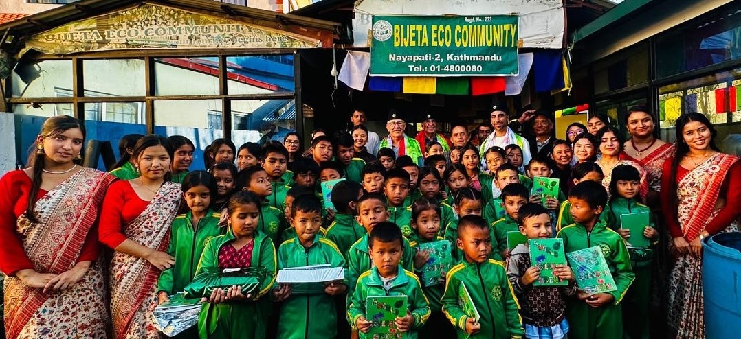 Foto grupal en Nepal